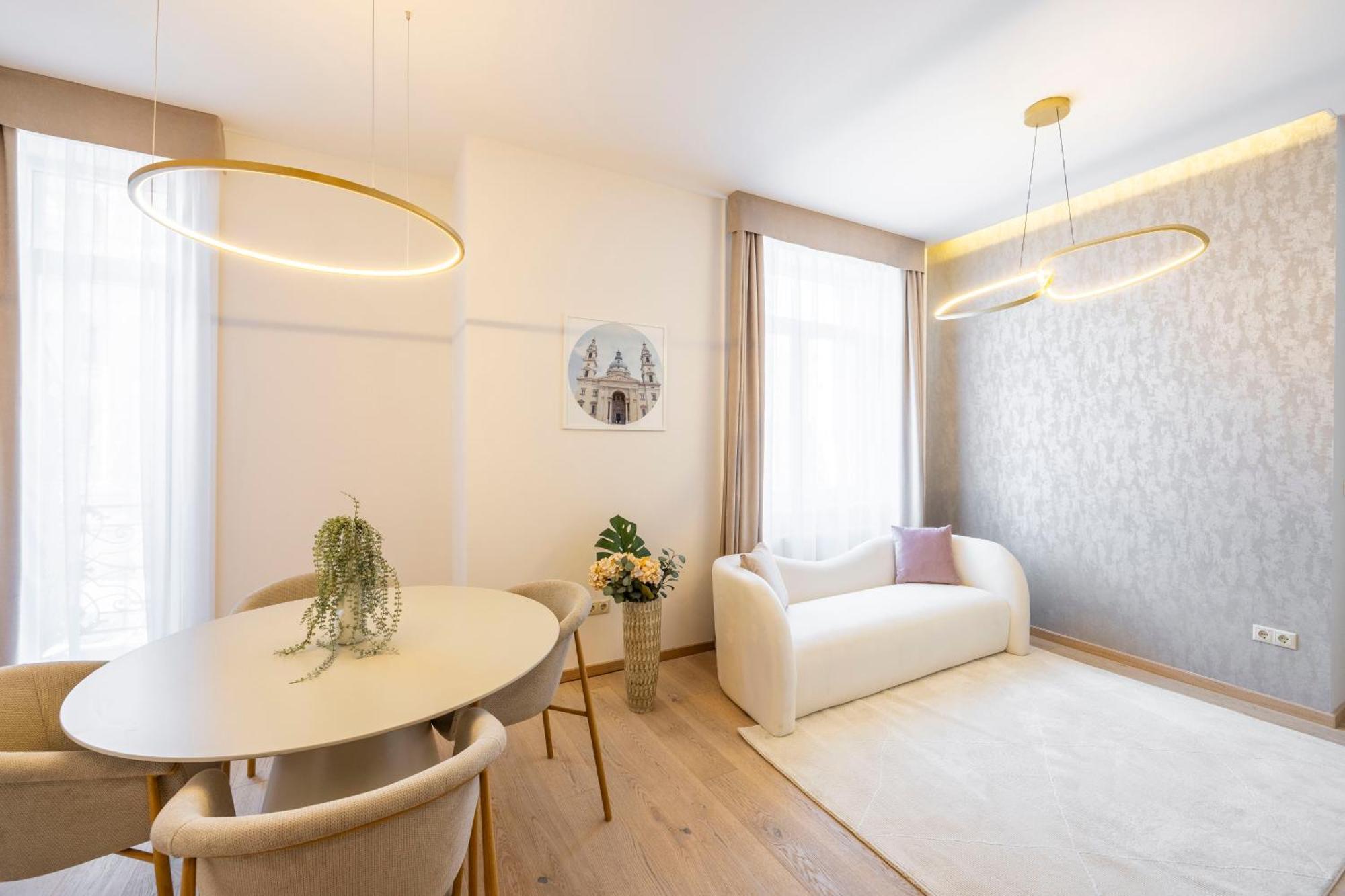 Luxurious Central Apartment W/ A Stunning View To The Basilica 부다페스트 외부 사진